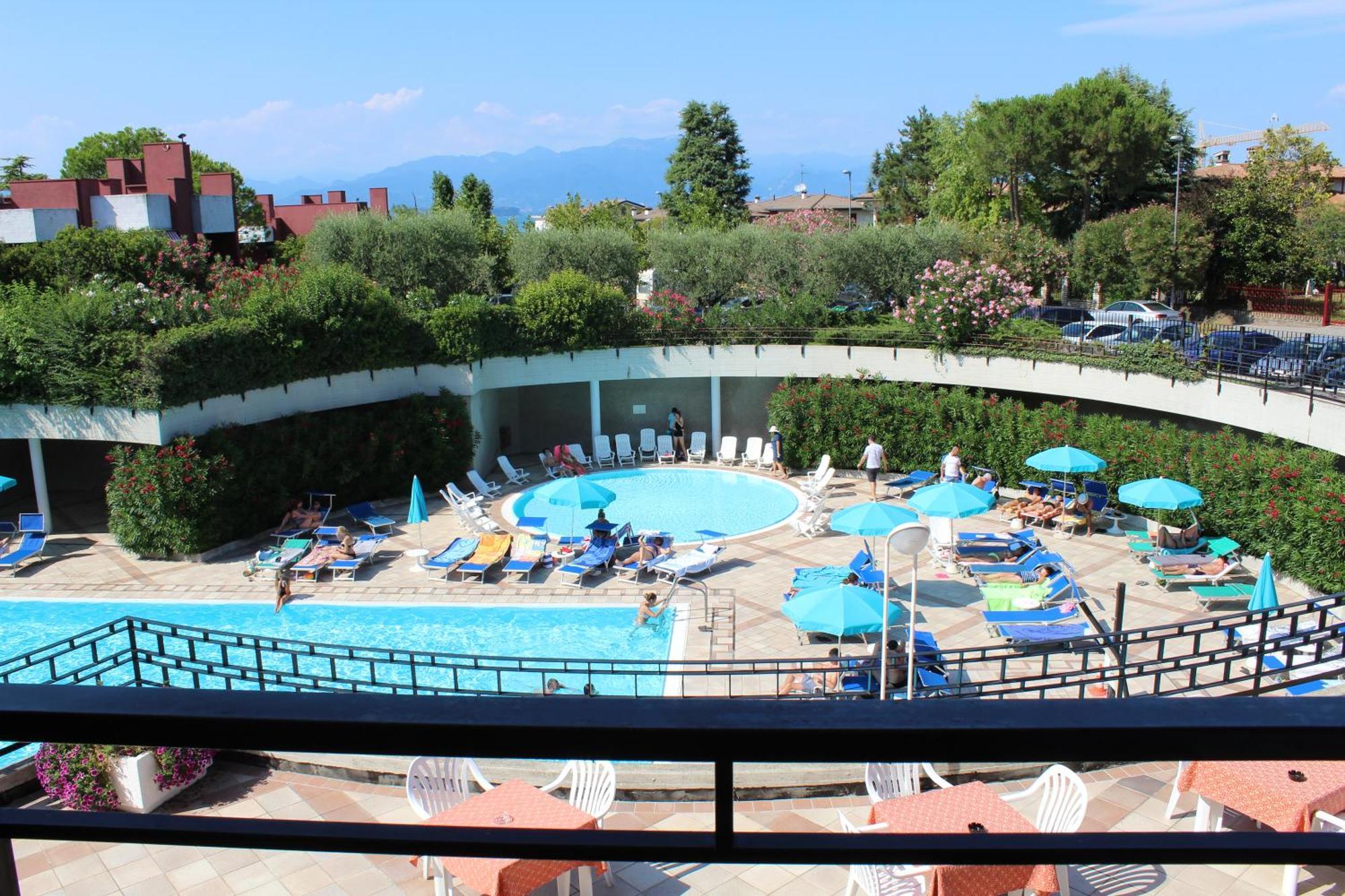Hotel Residence Holiday Sirmione Exteriör bild